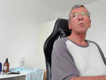 200gentleman • uncut70y • Netherlands • public