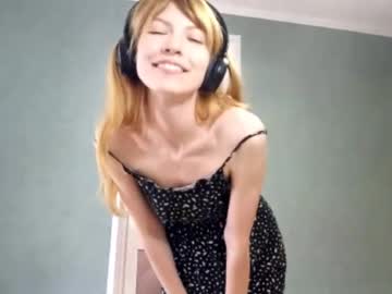 2cute2breal, 18 years old, GOAL: Turn arround 3 times?Hi My name is Leia today my first day Let's spend it together? #18 #new  #teen #young #bigass [14 tokens remaining], webcam photo
