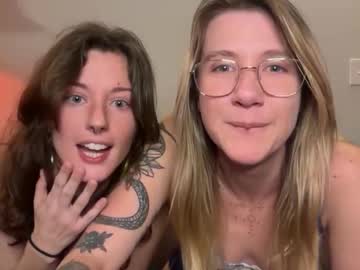 Live cam performer 2girls1boat streaming now