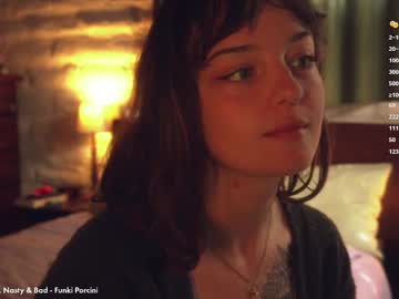Hairy cam model _freckles live now