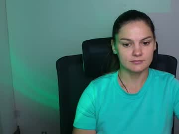 _olivia_moon, 30 years old, GOAL: Welcome to CB [76 tokens remaining] Welcome to my room! #shy #cute #petite #italy #new, webcam photo