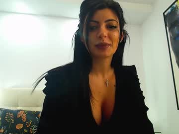 _queensarah_33y • europe • public