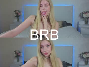 _sophielov, 18 years old, GOAL: BEND OVER AND TEASE [64 tokens remaining] Welcome to my room! My first day here let's play! #feet #blonde #lovense #new, webcam photo