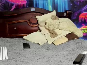 Hairy cam model _viollette_ live now