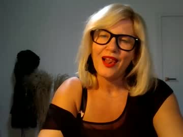 adelemilf40 - Live EU Performer