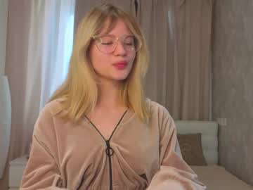 Adeliaacken, 18 years old, It is My first day? Goal: stand up and show the outfit #new #shy #18 #blonde #skinny [9 tokens remaining], webcam photo
