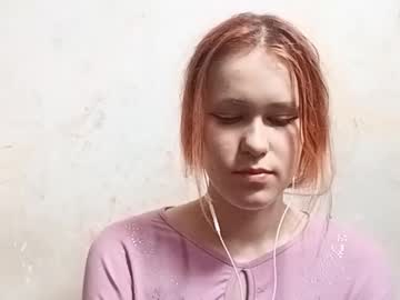 Aislyboozer, 18 years old, GOAL: say meow [6 tokens remaining] My first day is here, Hi all! #feet #shy #teen #18 #new, webcam photo