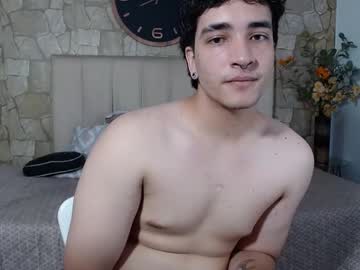Live gay cam model Albert_planck streaming now in HD