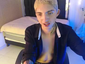 Alexxx_damn big cock cam stud 18 yrs streaming live