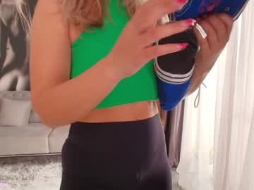 aliessia - Live Performer