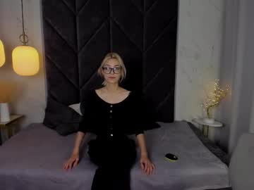 Alysiasun, 22 years old, Welcome back! #blonde #new #nonude #glasses #teen [99 tokens remaining], webcam photo