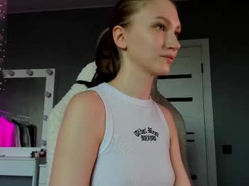 Ammi_bliss, 20 years old, Welcome to my room! - Goal:  sensual dance  [18 tokens left]  #nonude #lovense #18 #natural #shy, webcam photo