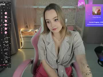 Catch me live as Amy_cream, age 19 yrs in premium male cam shows