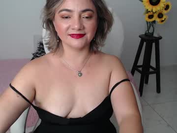 Feet Cams Live model Ana_hotmilf, age 45 streaming Foot Fetish VR