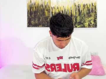 Andyff_ big cock cam stud 21 yrs streaming live