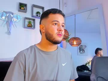 Hairy cam model Andysmiitth, 24 yrs live now
