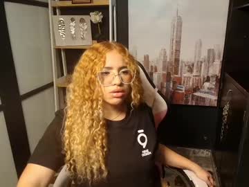 Squirting cam girl Arelissummer live now