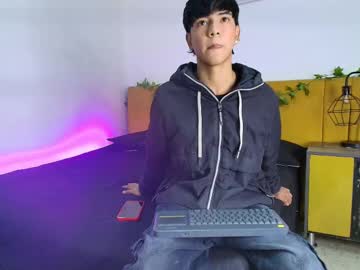 Live gay cam model Ares_hearts19 yrs streaming now in HD
