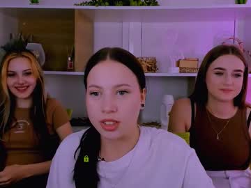 Aria_moo, 20 years old, GOAL: Dance [293 tokens remaining] Welcome to my room! #feet #shy #18 #pvt #new, webcam photo