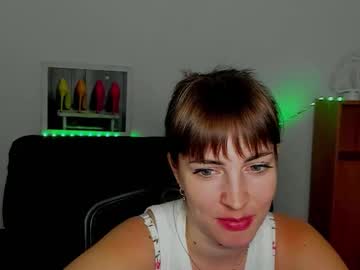 Arina_lollypop, 30 years old, GOAL: For the first good day [591 tokens left] #new #nonude #sport #dance #natural, webcam photo