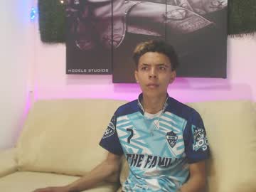 aronhottt - Live EU Performer