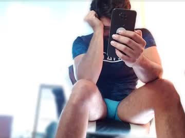 Live gay cam model Aronmiller40428 yrs streaming now in HD