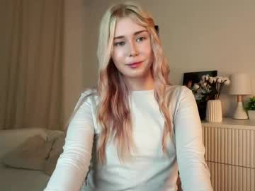 Ashlyfr, 18 years old, G: Give me the first kiss | I'm #new here | Welcome every | #18 #shy #cute #teen [64 tokens remaining], webcam photo
