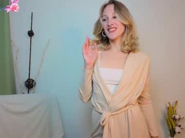 Astralecho, 20 years old, Goal: Air kiss | It s my first day! #young #18 #new #lovense #natural [1 tokens remaining], webcam photo