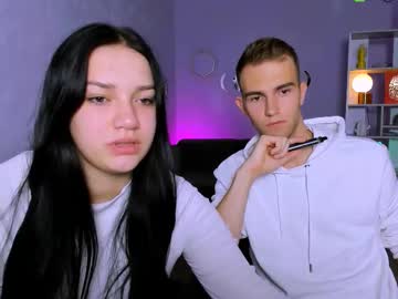 Astren_villo, 19 years old, GOAL: My first goal [300 tokens remaining] Welcome to my room! #feet #blonde #new #18 #shy, webcam photo