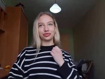 Asuncionedgeman, 18 years old, Hello, i am Diana! Goal: These 20 air kisses are for you!  #new #teen #18 #student #blonde [33 tokens remaining], webcam photo