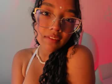 Squirting cam girl Aurora_blis age 19 yrs live now