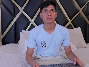 Live cam boy Axelvega_, 26 yrs – Hot Male Cams