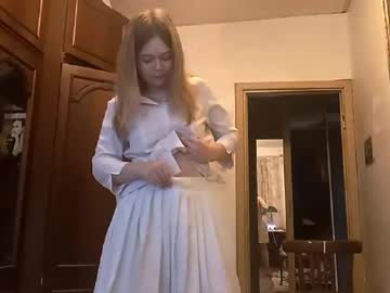 Baby_dollface, 18 years old, GOAL: Show my tummy [54 tokens remaining] Welcome to my room! Im Emma.Wait u in my room honey. #shy #18 #bigass #new, webcam photo