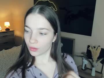 Baby_in_velvet, 19 years old, Welcome to my room!My name is Sandra! ?Look in my eyes close up? #18 #natural #new #young [0 tokens remaining], webcam photo