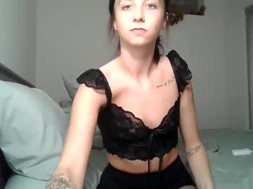 Babyybliss, 18 years old, New girl ? Come say hi!! #New #Petite #BigAss #smalltits #pawg  #pussy #nipples #chatting #strip #shy #brunette, webcam photo