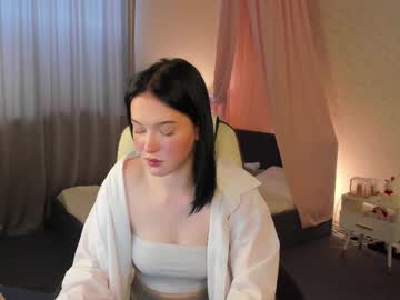 Bella_royzs, 21 years old, Goal: Get up and twist #new #shy #teen #young #petite [64 tokens remaining], webcam photo