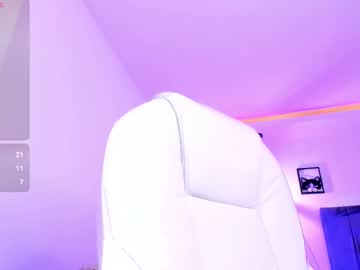 Bellaa_miller, GOAL: Sexy Dance [48 tokens remaining] ?Hi love, I'm new to be gentle and let's have a good time? #bigboobs #curvy #new #lovense #bigtits, webcam photo