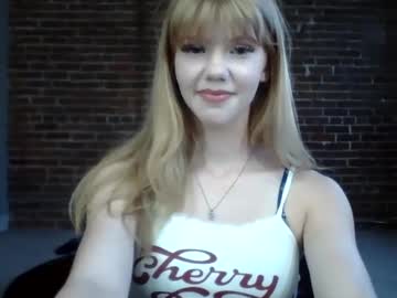 Berrycherry13, 18 years old, Fisrt Live Alone  - Goal: Come Meet Me!!! [220 tokens left] #new #redhead #teen #18, webcam photo