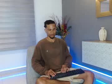 Big_boy_lee big cock cam stud 24 yrs streaming live