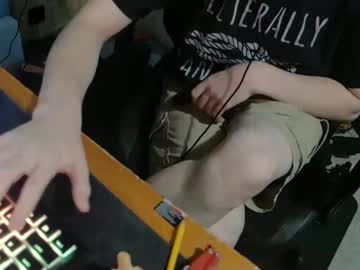 Bigdaddy151823 big cock cam stud 20 yrs streaming live