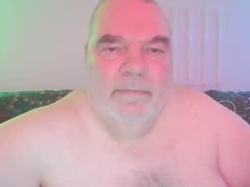 Catch me live as Bigstuffbear, age 60 yrs in premium male cam shows