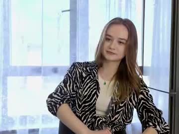 Blondelldavolt, Goal: "?smile close the cam?" >< #18 #new #teen #shy [0 tokens remaining], webcam photo