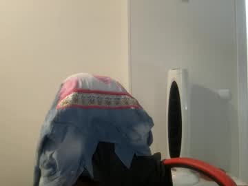 Squirting cam girl Blumakinsey_ age 27 yrs live now