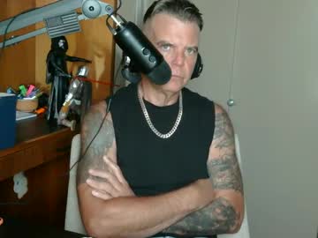 Live gay cam model Boss1420 streaming now in HD