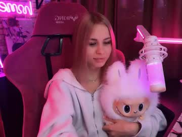 Breecaterino, 18 years old, Goal:?Take off my jacket and show my hands? Heeey everyone, my name is Alice im new  here, ?ome in and let's get to know each other #shy #18 #new #young #smalltits [88 tokens remaining], webcam photo