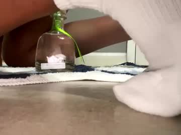 Squirting cam girl Bribabyyy93 age 31 yrs live now