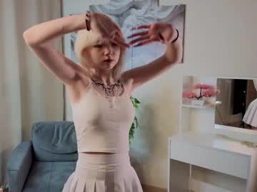 Bridgetangwin, 18 years old, THE GOAL-show my tongue .Hey, hey i'm Olivia welcome to my couzy room^^ #18 #teen #shy #new #blonde [20 tokens remaining], webcam photo
