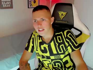 Bukele_col, 22 years old, GOAL: Push-ups/sexy workout [55 tokens remaining] Welcome to my room! #new #teen #bigcock #cum #18, webcam photo