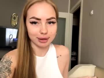 Burmaamber, 18 years old, Goal: Stand up and few turns around - My name is Stella and I'm #18 year old and i am #shy #new #young girl with #blonde hair it's my first day here [20 tokens remaining], webcam photo