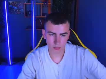 Calvin_perry, 21 years old, Hello . I'm here the first time #18 #new #pvt #smoke #c2c, webcam photo